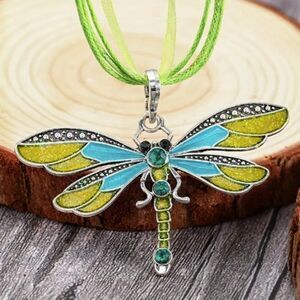🔅🆕🔅 Boho Rhinestone Alloy Dragonfly Silk Ribbon Pendant Necklace✨